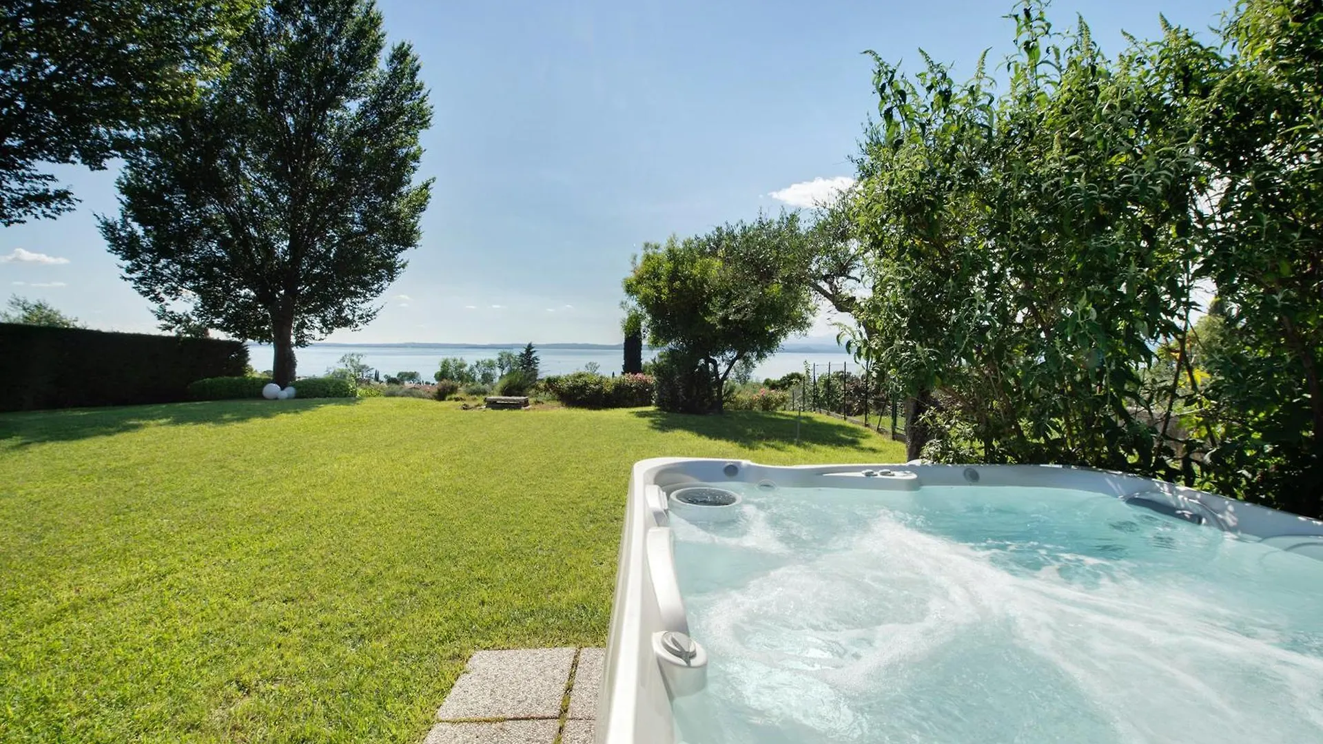 Villa Con Vista Mozzafiato Sul Lago location